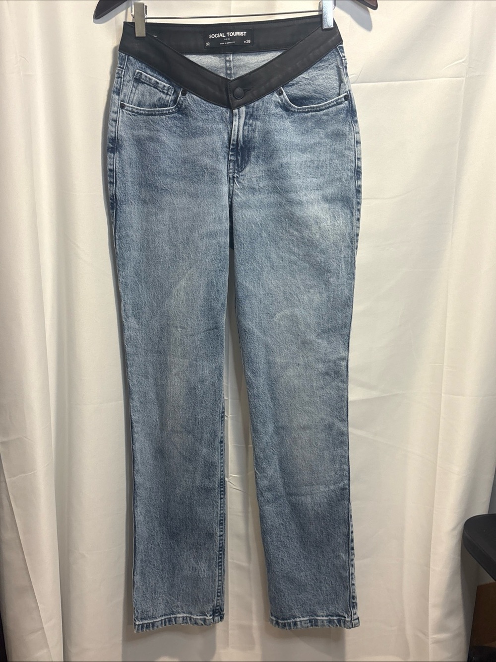 Social Tourist Ultra High RiseStraight Leg Jeans with V-Waist